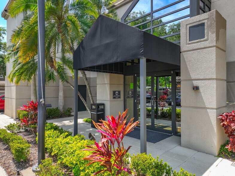More Photos Of 3709 W Jetton Ave, Tampa Office For Sale