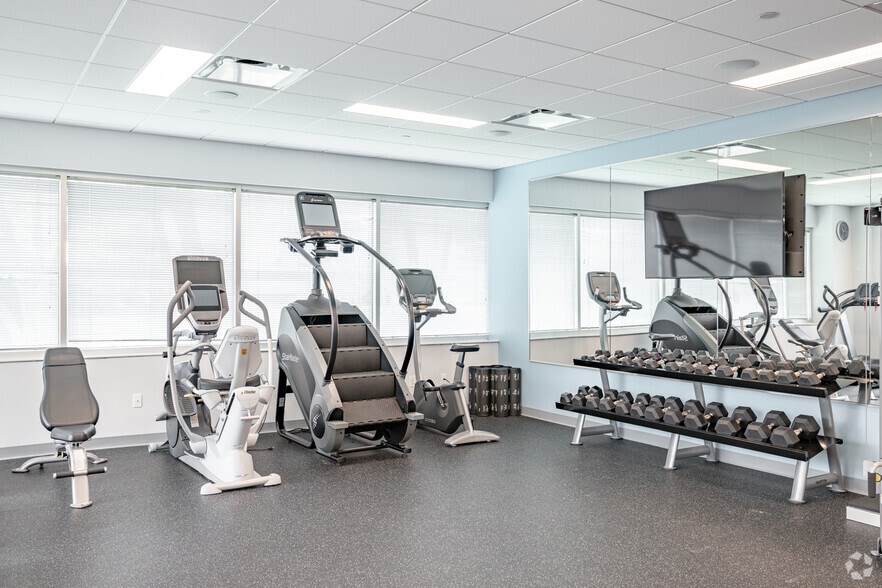 More Photos Of 100-250 Century Pky, Mount Laurel Unknown For Lease