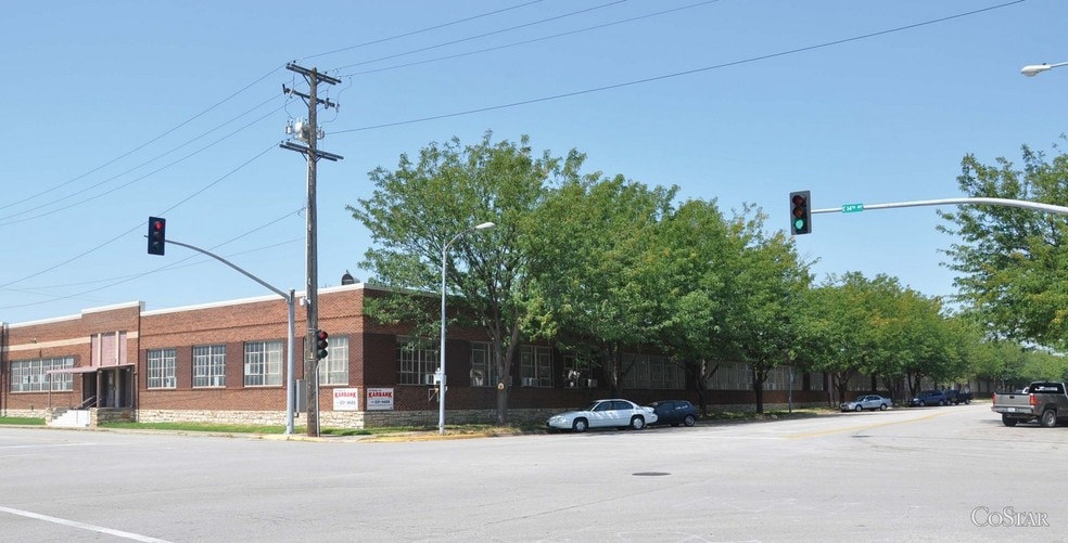 More Photos Of 220 E 14th Ave, North Kansas City Distribution For Lease