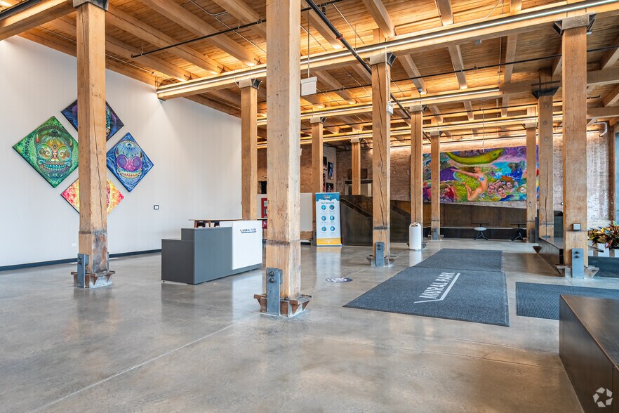 More Photos Of 924 W 19th Pl, Chicago Loft Creative Space For Lease