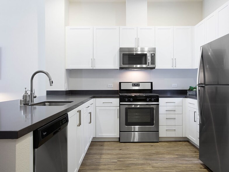 More Photos Of 1375-1411 Sycamore Ave, Hercules Unknown For Lease