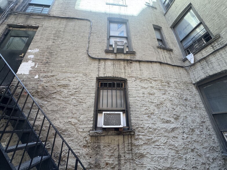 More Photos Of 2406 Lorillard Pl, Bronx Apartments For Sale