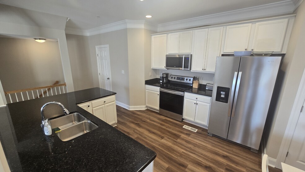 More Photos Of 5906-5908 Coastal Hwy, Ocean City Apartments For Sale