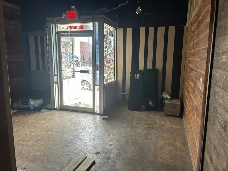 More Photos Of 120-126 Oakland ave, Decatur General Retail For Lease
