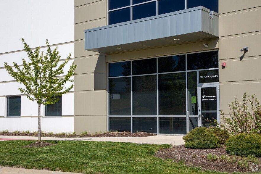 More Photos Of 101 Paragon Dr, Romeoville Warehouse For Lease