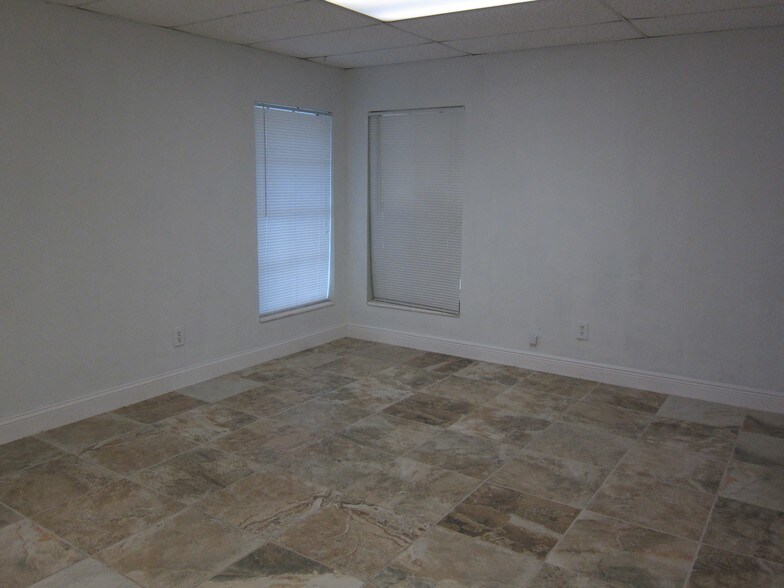 More Photos Of 21423 Overseas Hwy, Cudjoe Key Freestanding For Lease