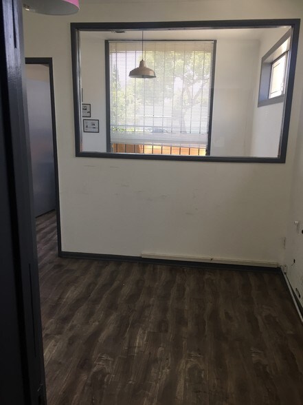 More Photos Of 900 W Hyde Park Blvd, Inglewood Warehouse For Lease