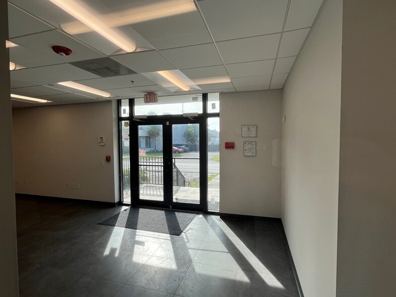 More Photos Of 5295 NW 163rd St, Miami Lakes Warehouse For Lease