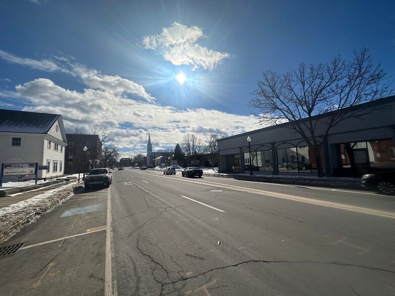 More Photos Of 21 Main St, Rochester Storefront Retail Residential For Lease