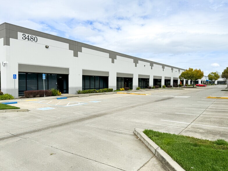 More Photos Of 3380 Industrial Blvd, West Sacramento Unknown For Lease