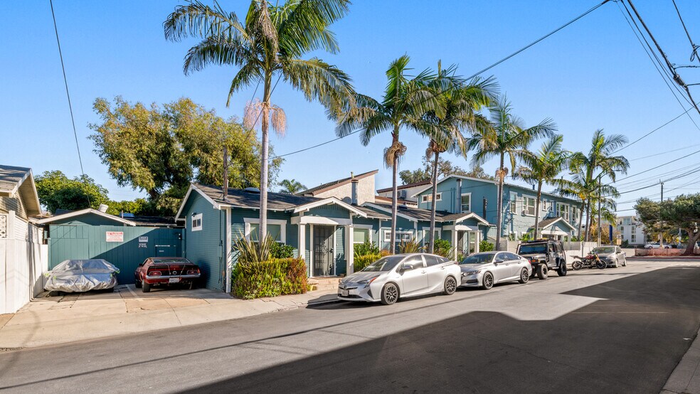 More Photos Of 2008-2020 Strongs Dr, Venice Apartments For Sale