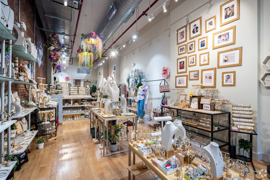 More Photos Of 391 Broadway, New York Multifamily For Sale