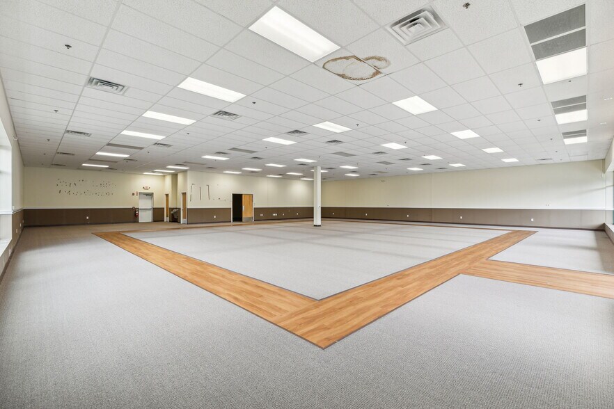 More Photos Of 3841 Route 42, Turnersville Storefront For Lease