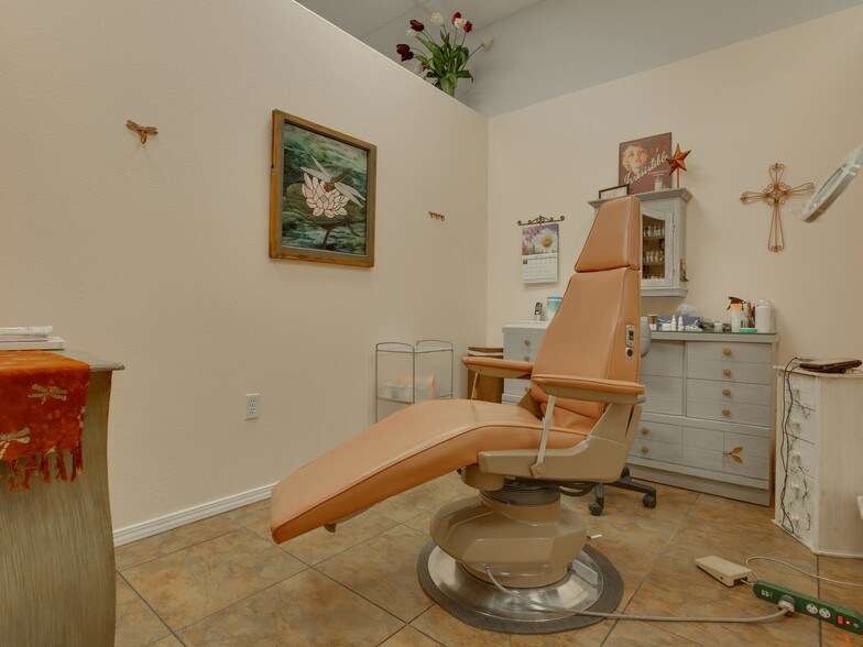 More Photos Of 1647 NE Market Dr, Fairview Apartments For Sale