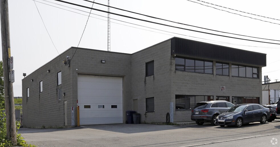 Primary Photo Of 1225-1227 Av Godin, Laval Service For Lease