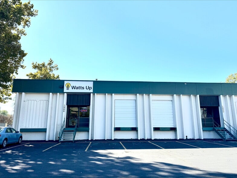 Primary Photo Of 1952-1986 Linn St, North Kansas City Warehouse For Lease