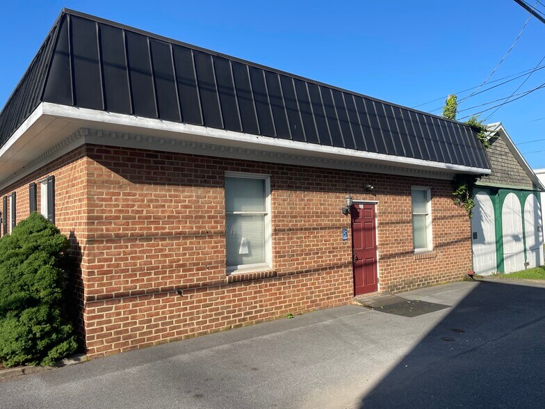 More Photos Of 43 S Washington St, Greencastle Office For Sale