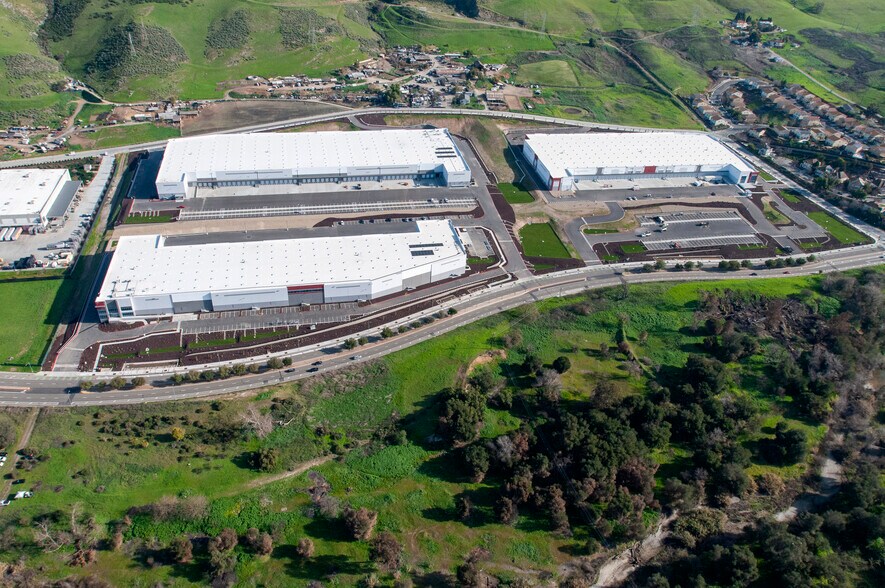 More Photos Of 550 Piercy Rd, San Jose Unknown For Lease