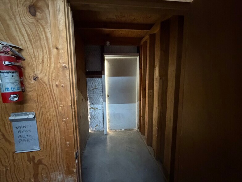 More Photos Of 601 W Lacy St, Palestine General Retail For Sale