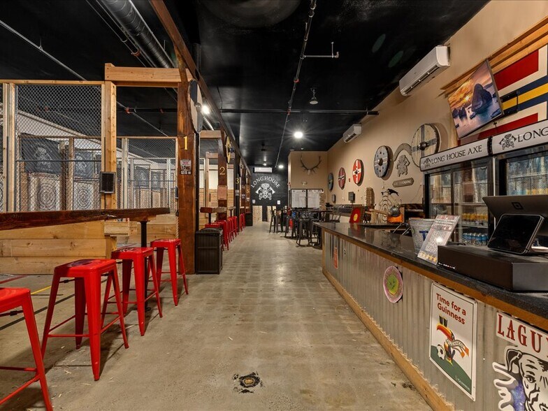 More Photos Of 46 Main St, Plymouth Storefront For Sale