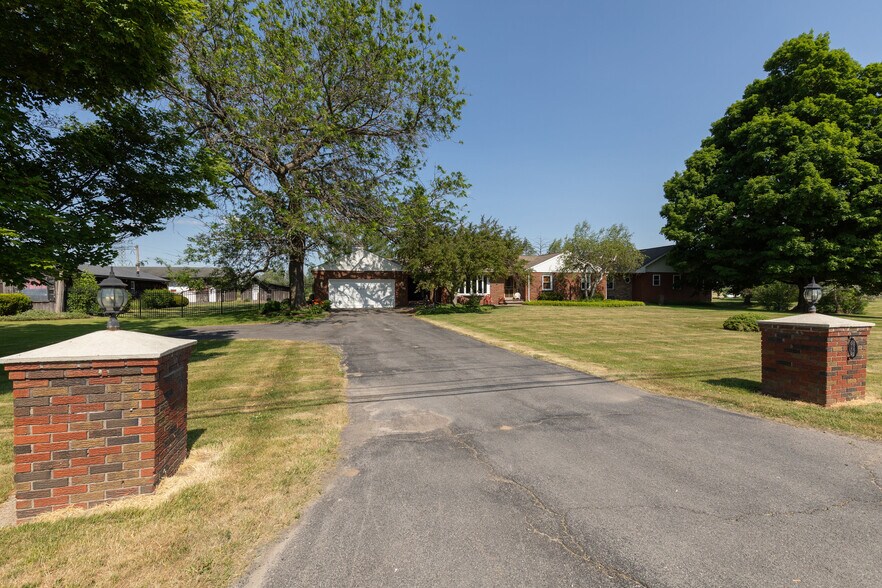 More Photos Of 8662 Brewerton Rd, Cicero Industrial For Sale