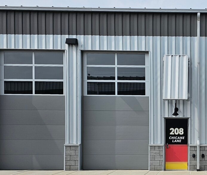 Primary Photo Of 208 Chicane Ln, Pontiac Showroom For Sale
