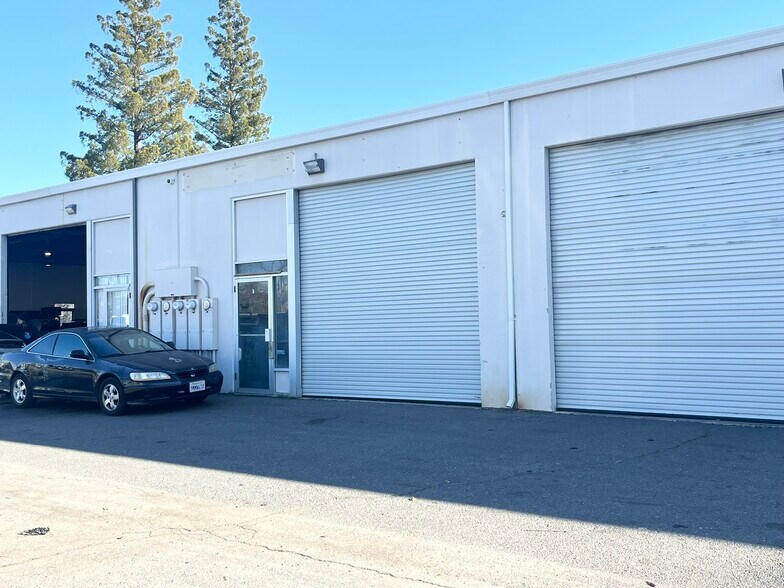 More Photos Of 209 Kenroy Ln, Roseville Warehouse For Sale