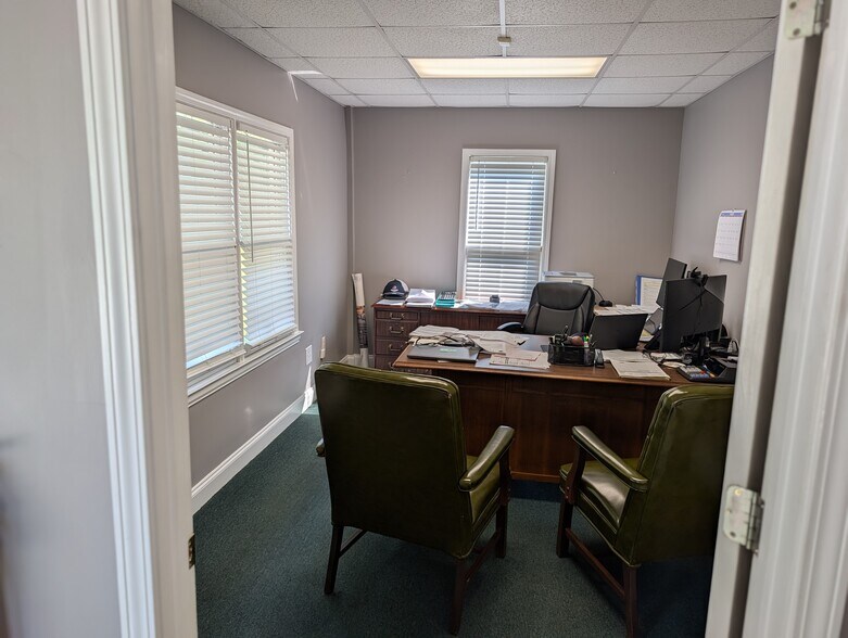 More Photos Of 612 Ball Street, Perry Storefront Retail Office For Sale