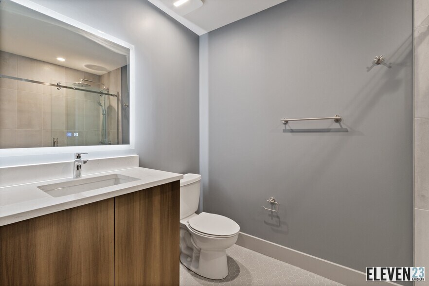 More Photos Of 1123 W Randolph St, Chicago Apartments For Lease