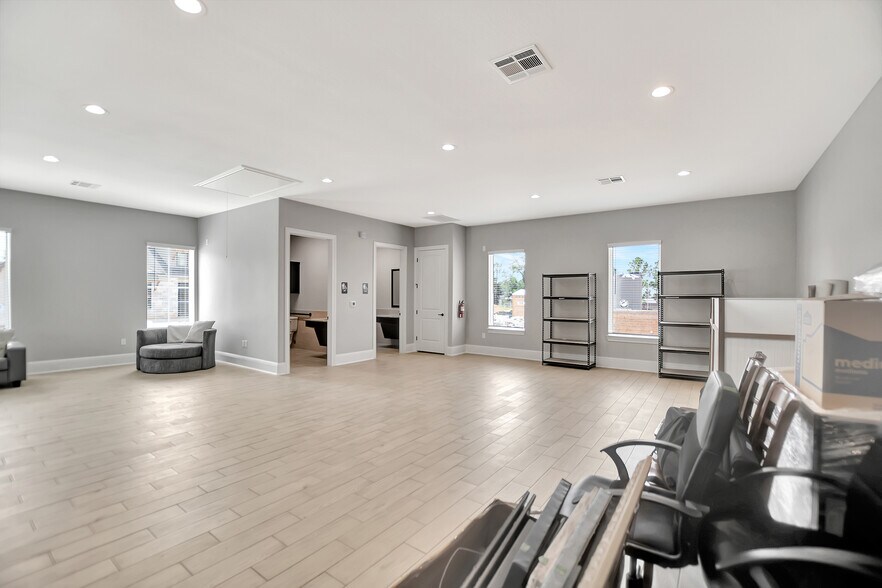 More Photos Of 31360 Nichols Sawmill Rd, Magnolia Medical For Lease