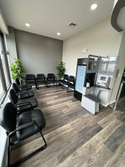 More Photos Of 2600-2602 Cottman Ave, Philadelphia Storefront For Lease