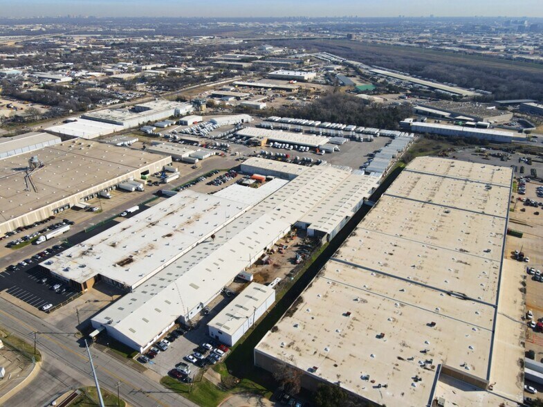 More Photos Of 600 N Wildwood Dr, Irving Warehouse For Sale