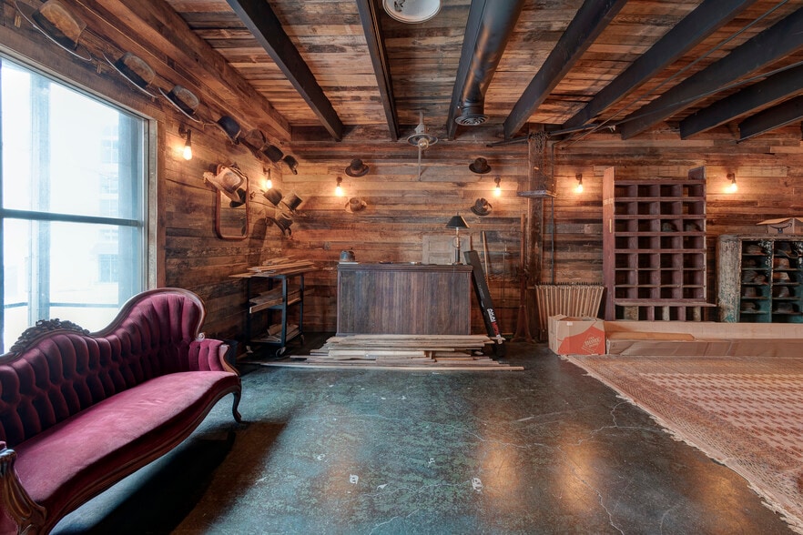 More Photos Of 114-116 17th Ave S, Nashville Office For Sale