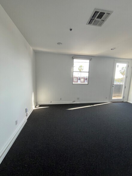 More Photos Of 1201-1291 Electric Ave, Venice Loft Creative Space For Lease