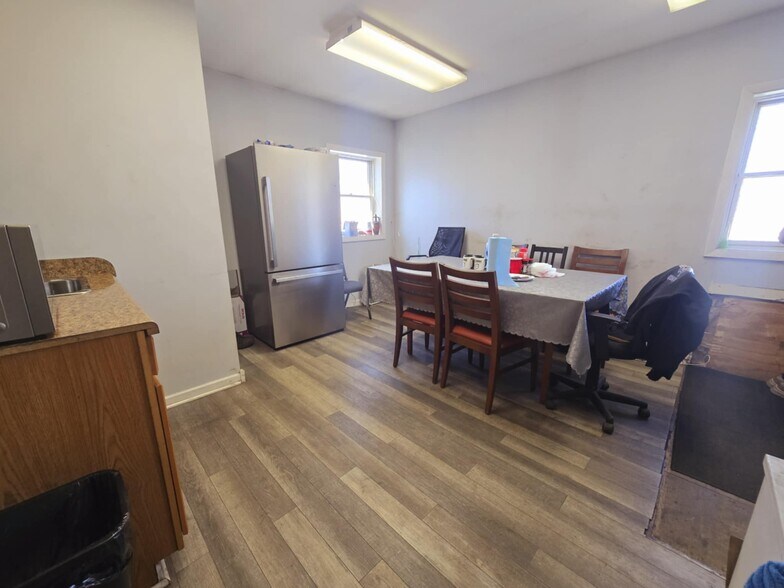 More Photos Of 16600 Crawford Ave, Country Club Hills Warehouse For Lease