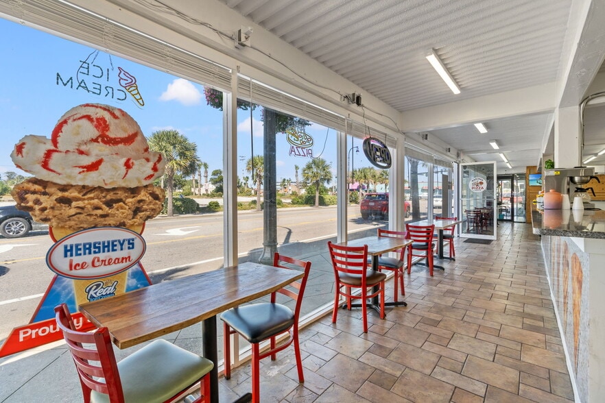 More Photos Of 606 N Ocean Blvd, Myrtle Beach Hotel For Sale