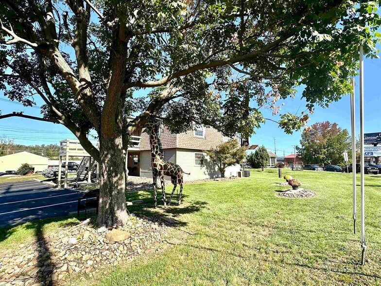 More Photos Of 701 Winchester Ave, Ashland Office For Sale