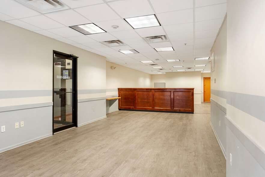 More Photos Of 910 SUMMIT Ave, Union City Office Residential For Sale