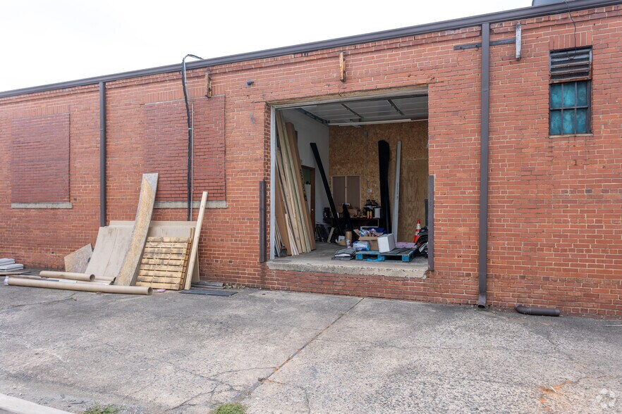 More Photos Of 700 N Cannon Blvd, Kannapolis General Retail For Sale