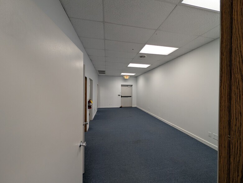 More Photos Of 3502-3530 W Willow Knolls Dr, Peoria Storefront For Lease