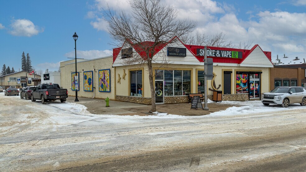 Primary Photo Of 5020 50 St, Sylvan Lake Storefront For Sale