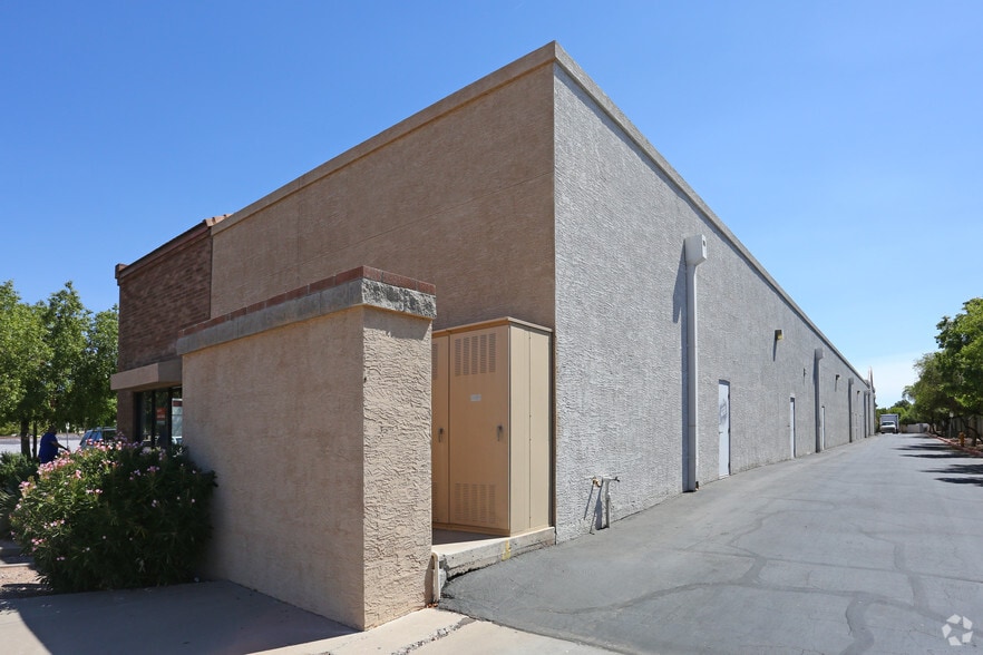 More Photos Of 1130-1184 N Gilbert Rd, Gilbert Storefront Retail Office For Lease