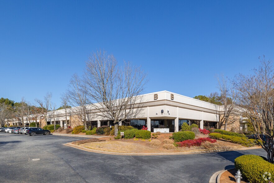 More Photos Of 2700 Northeast Expy, Atlanta Unknown For Lease