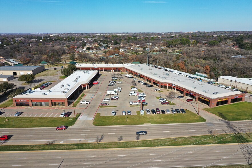 More Photos Of 3201-3291 W Pioneer Pky, Pantego Unknown For Lease