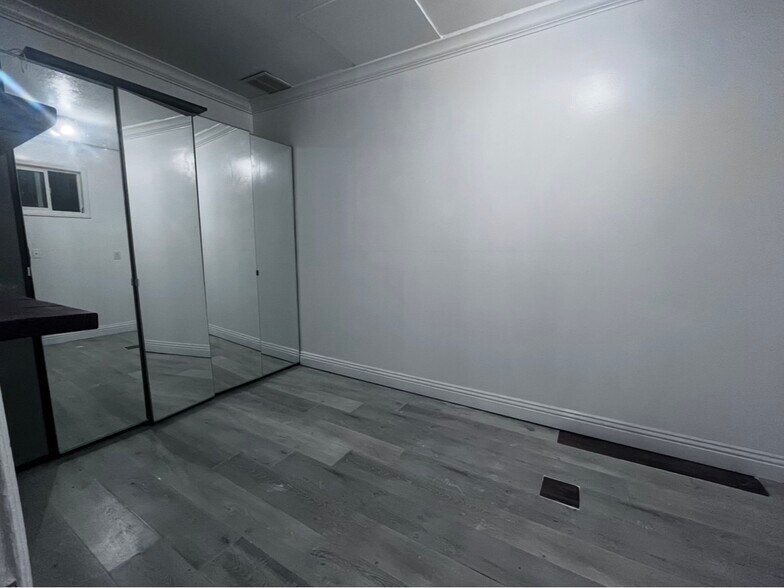 More Photos Of 4700 Gage Ave, Bell Warehouse For Lease