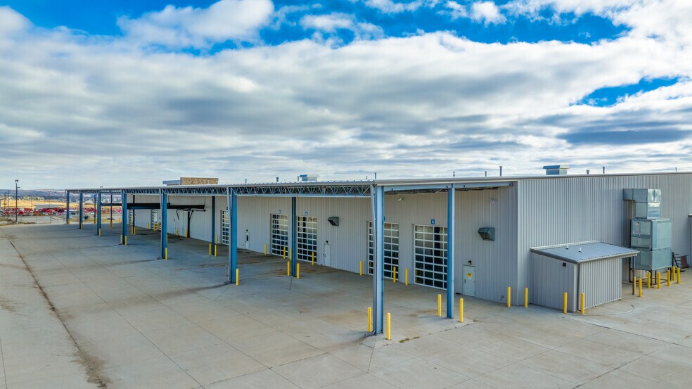 More Photos Of 805 48th Ave W, Williston Manufacturing For Lease