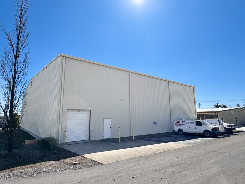 More Photos Of 2701 Landers Ave, Nashville Warehouse For Lease