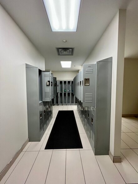 More Photos Of 220 N Sara Rd, Oklahoma City Service For Lease