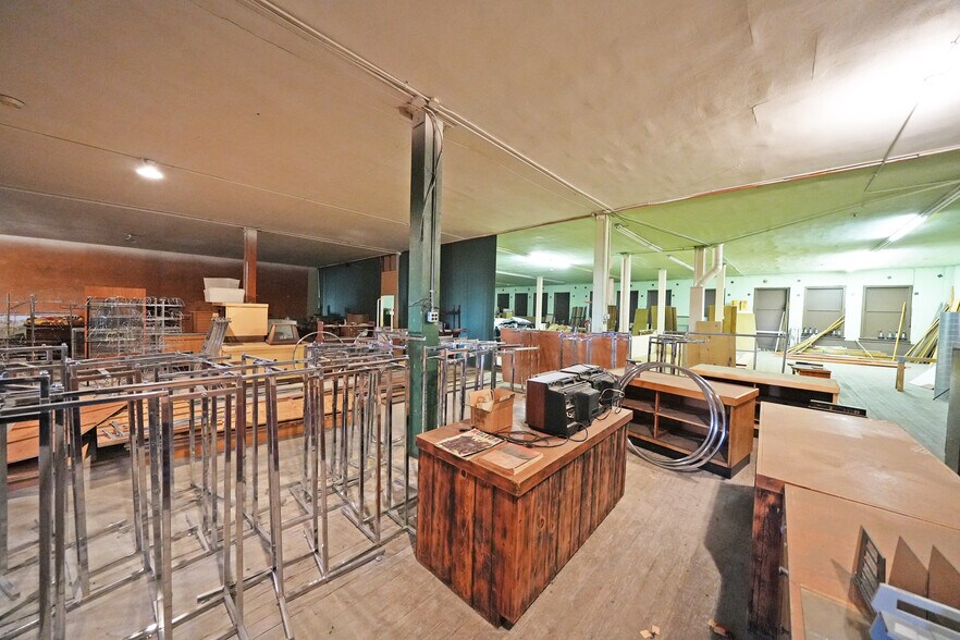 More Photos Of 24 S 1st St, Yakima Freestanding For Sale