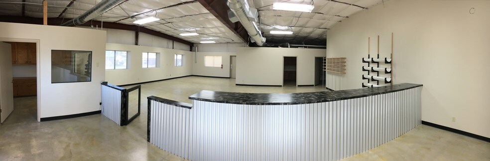 More Photos Of 242 Trade Center Dr, New Braunfels Warehouse For Lease